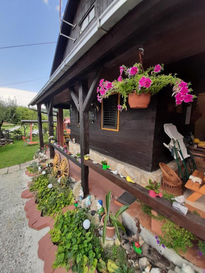 Kuca Viola, Traditional Wooden House In トゥヘイ エクステリア 写真