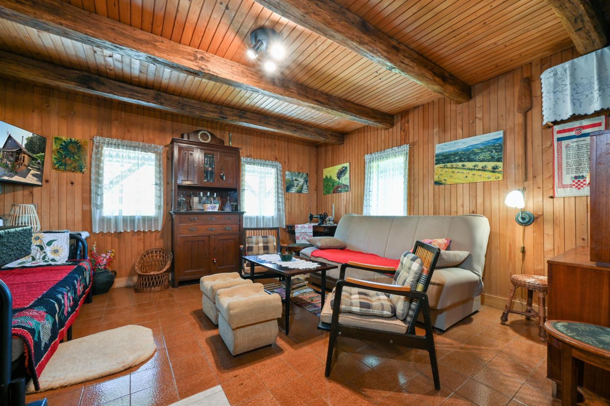 Kuca Viola, Traditional Wooden House In トゥヘイ エクステリア 写真